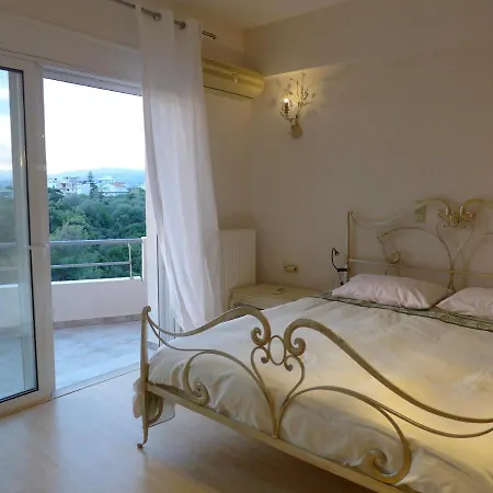 Wide-view & Quiet Chania Apartment
