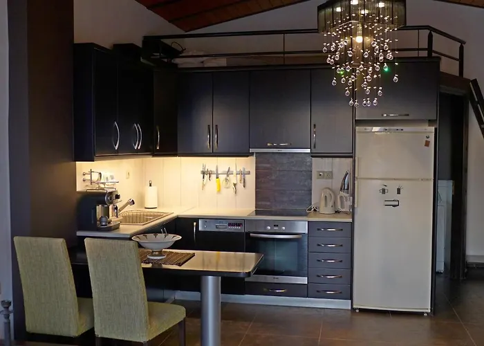 Wide-view & Quiet Chania Apartment