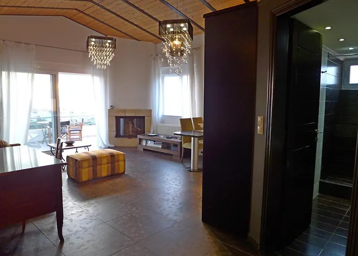 Wide-view & Quiet Chania Apartment